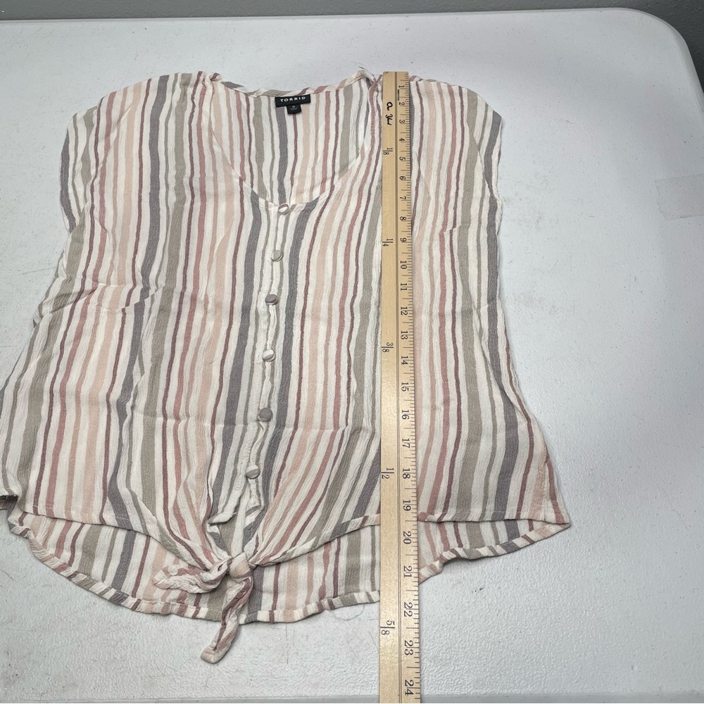 Torrid 0 Rayon Striped Sleeveless Button Tie Bottom Top‎